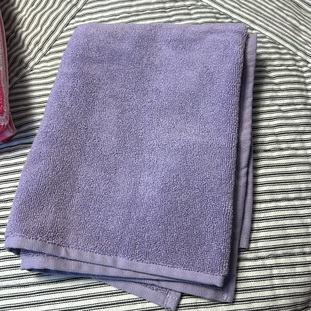 Towel Set - Picture 5 of 9